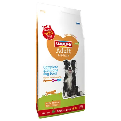 Smølke Adult Medium koiranruoka, täysravinto, ainutlaatuinen proteiiniprofiili, ilmaiseksi +3kg, päivittäinen tasapaino omega-3:lla, kuidulla ja kalsiumilla. Pakkauskoko: 15kg.
