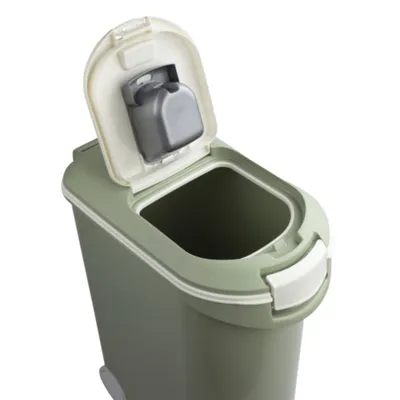 Curver táptartó kutyáknak, zöld - 54 liter, akár 20 kg száraztápig