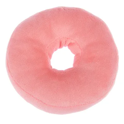 Růžová, kulatá plyšová hračka ve tvaru donutu.
