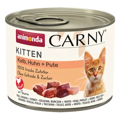 Animonda Carny Kitten Kalb, Huhn + Pute. 100% frische Zutaten, ohne Getreide & Zucker, mit Taurin. Abbildung von Fleischstücken und einer orangefarbenen Katze.