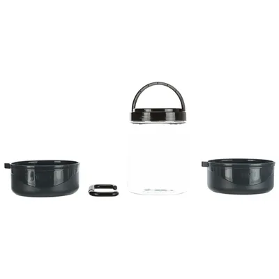 Set med transparent behållare med svart handtag, två svarta matskålar och en svart karbinhake.
