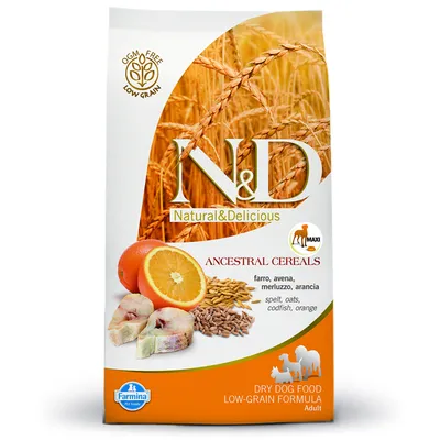 Hrană uscată pentru câini Farmina N&D Natural & Delicious Ancestral Cereals, ingrediente vizibile: portocală, pește, cereale. Text: OGM FREE LOW GRAIN, DRY DOG FOOD LOW-GRAIN FORMULA Adult.