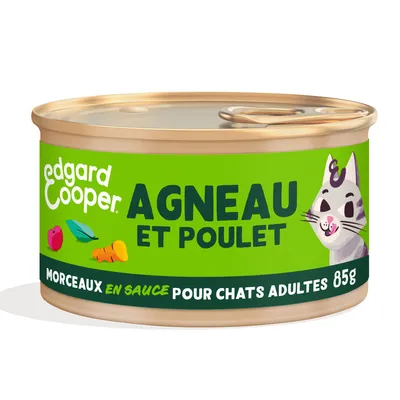 edgard cooper Agneau et Poulet, morceaux en sauce pour chats adultes, 85g. Boîte avec illustrations de fruits, feuille, racine et chat dessiné.