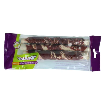 Braaaf Premium Quality rágcsálnivalók, csomagolás három csavart húsos-csontos rúddal. Gabonamentesség feltüntetve.
