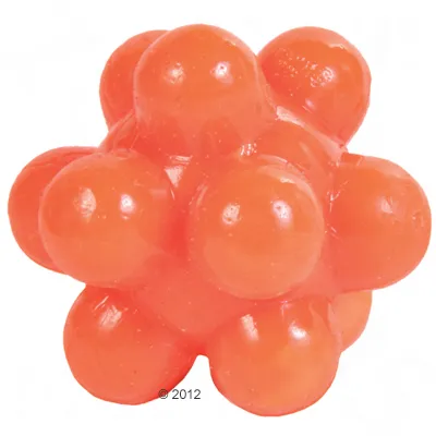 Orange boll med utstående runda knoppar, tillverkad av plast. Ingen synlig text eller varumärke på produkten.