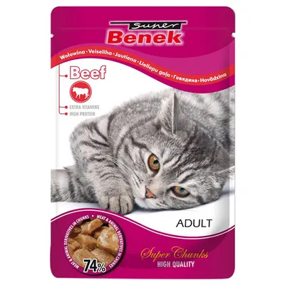 Super Benek Adult cat food with beef, 74% meat and animal by-products, extra vitamins, high protein content.
