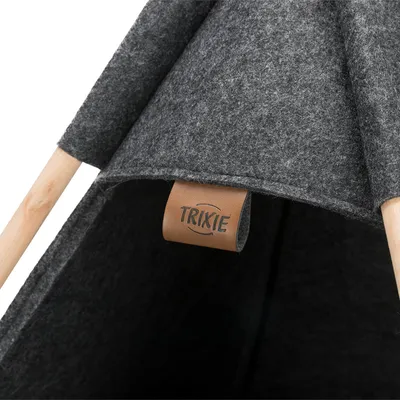 Trixie tipì in feltro con struttura in legno ed etichetta in pelle marrone, adatto come accessorio per pet.