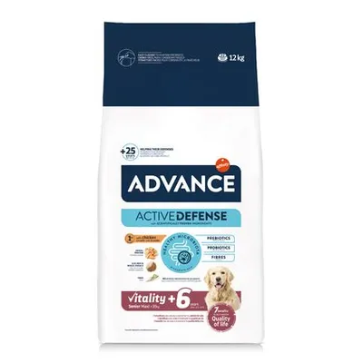 Advance Active Defense hondenvoer, 12 kg zak. Tekst: Vitality +6 jaar, Senior Maxi >30kg, prebiotics, probiotics, fibres, 7 years Quality of life. Afbeelding van een hond op de verpakking.