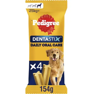 Dentastix daily oral care, 4 sticks for pets over 25kg, 154g pack. Image shows product sticks and a pet.