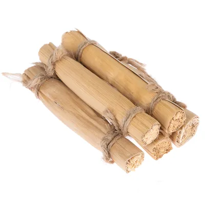 Lot de quatre bâtonnets en bois naturel attachés avec de la ficelle, présentés sur fond blanc.