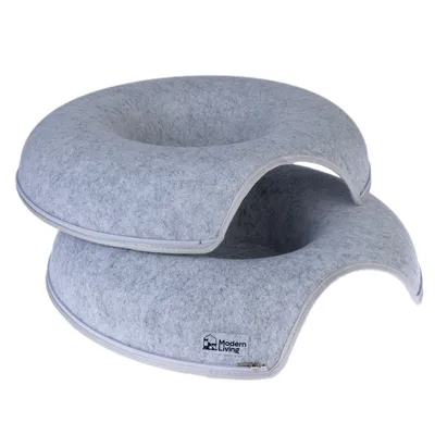 Duas cavernas para gatos em feltro cinzento com fecho de correr, empilháveis. Marca: Modern Living.