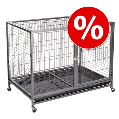 Jaula metálica rectangular con puerta frontal, cierre visible y ruedas. Círculo rojo con símbolo de porcentaje en la esquina superior derecha indicando oferta o descuento.