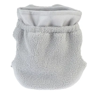 Sac gris en tissu polaire à texture bouclée, ouverture supérieure avec rebord en maille, sans marque ni texte visible.