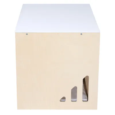 Holzbox mit weisser Oberseite und seitlichen Ausschnitten in geometrischen Formen, geeignet als Möbelstück oder Versteck für Haustiere.