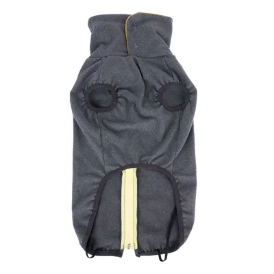 Manteau pour chien en tissu gris, vu de dessous, avec deux ouvertures pour les pattes avant, fermeture éclair jaune et boutons-pression au col.