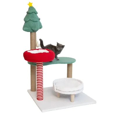 Kratzbaum mit Weihnachtsdesign: grüner Baum mit gelbem Stern, rote und weisse Liegeflächen, gestreifte Säule. Graues Kätzchen auf der oberen Plattform.