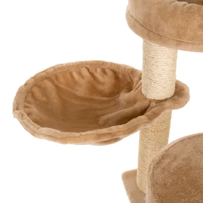 Detail van een beige krabpaal met sisalstam en zachte pluche ligmand. Materialen: sisal en stof. Mand bevestigd aan de stam, geschikt voor kattenmeubels.