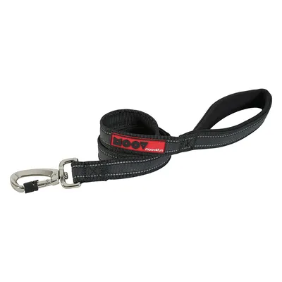 Laisse noire en nylon avec mousqueton métallique et poignée rembourrée, étiquette rouge visible portant la marque 'moov4fun'.