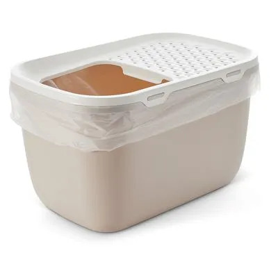 Kattenbak van beige plastic met witte bovenkant, instapopening aan de bovenzijde en doorzichtige plastic zak als binnenvoering zichtbaar.