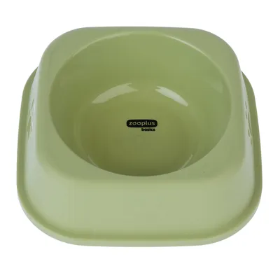 Green plastic food bowl with zooplus basics logo in the centre.