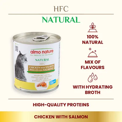 Chicken with salmon product shown as 100% natural, mix of flavours, with hydrating broth and high-quality proteins. Label highlights chicken with salmon flavour.
