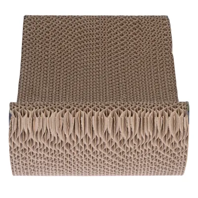 Griffoir en carton ondulé marron, structure alvéolée visible, sans texte ni marque apparente.