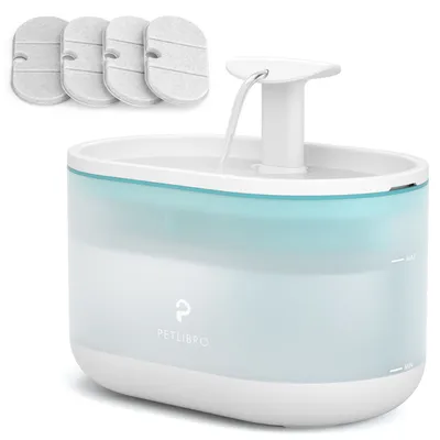 PETLIBRO Trinkbrunnen mit Wasserstandsanzeige und vier Ersatzfiltern. Sichtbare Markierungen für Max- und Min-Füllstand.