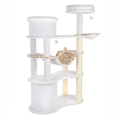 Bijelo drvo za penjanje za mačke s više platformi, visećom ležaljkom sa životinjskim uzorkom i stupovima omotanim užetom za grebanje. Dvije viseće loptice za igru.