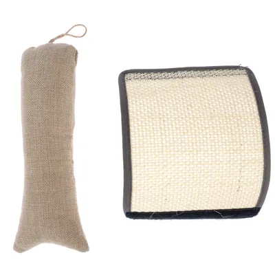 Krabspeelgoed van jute en sisal, rechthoekige krabmat met zwarte rand en langwerpig kussen met lus.
