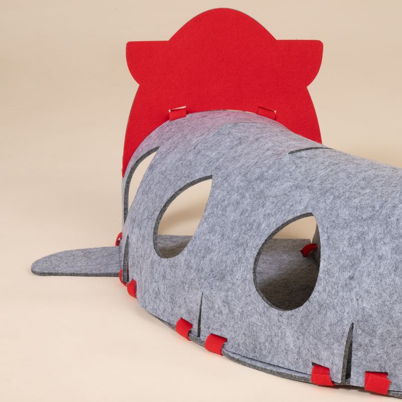 TIAKI Shark Cat Tunnel