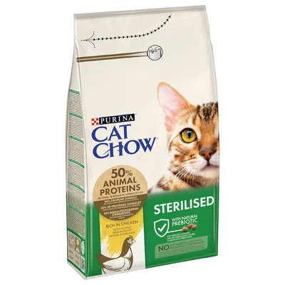 Purina Cat Chow Sterilised, 50% animal protein, rich in chicken, with natural prebiotic, without artificial colourants or preservatives.