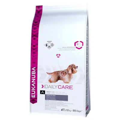 Daily Care Sensitive Skin food for adult pets, reduces tartar build-up, 12kg pack lasts 55 days. Key features and benefits highlighted on packaging.
