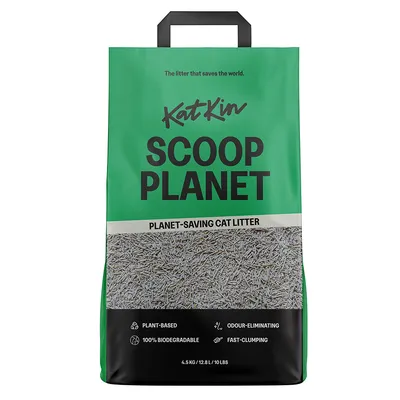 Scoop Planet cat litter, plant-based, 100% biodegradable, odour-eliminating, fast-clumping. Bag size: 4.5kg, 12.8L, 10lbs. Labelled as planet-saving cat litter.