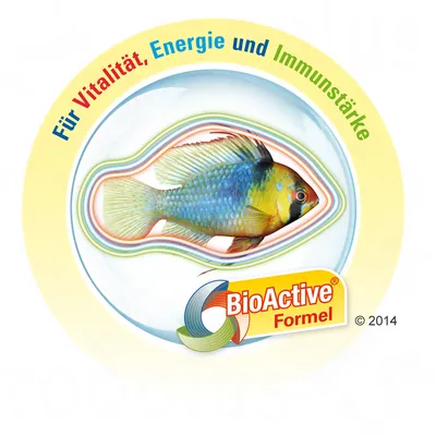 Texte en allemand : Für Vitalität, Energie und Immunstärke. BioActive Formel. Image d’un poisson coloré avec logo circulaire. Texte non disponible ailleurs sur la page.