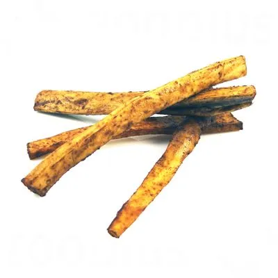 Vier bruine kauwstaven zonder verpakking, los op een witte achtergrond. Geen merknaam of tekst zichtbaar.