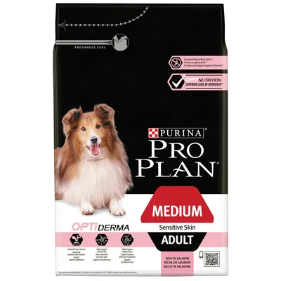 Pachet Purina Pro Plan Medium Adult Sensitive Skin cu somon, OPTIDERMA. Text vizibil: fără gluten din grâu, superior level of nutrients, rich in salmon. Imagine câine pe ambalaj.