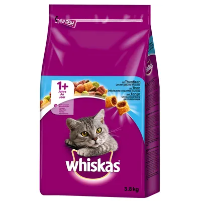 Whiskas dry cat food, 3.8 kg bag, for cats aged 1+ years. Visible text: '1+ Jahre', 'whiskas', 'ZIP FRESH'. Image of a grey cat and multicoloured kibble on the packaging.