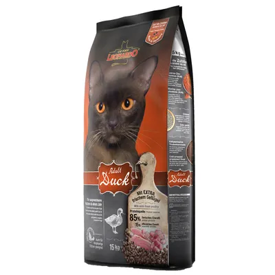 Leonardo Cat Food Adult Duck, 15 kg bag with image of a cat, duck illustration, visible text: 'Mit EXTRA frischem Geflügel', protein profile 85% animal, 15% plant protein, ingredients list shown.