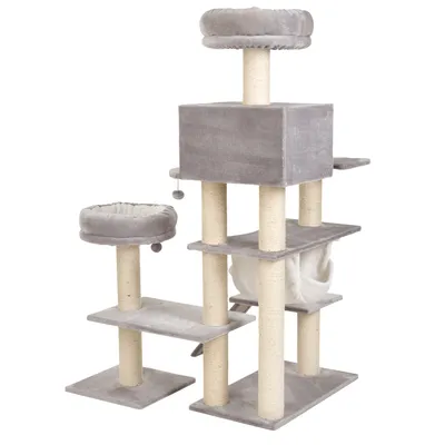 Rascador para gatos de varios niveles en color gris, con postes de sisal, plataformas, cueva cuadrada, cama redonda y hamaca colgante. Incluye pelotas colgantes visibles.
