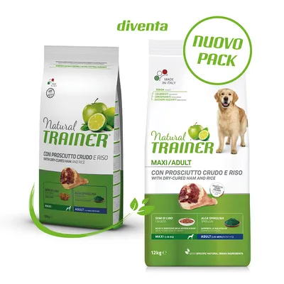 To poser Natural Trainer hundefoder, tekst: CON PROSCIUTTO CRUDO E RISO WITH DRY-CURED HAM AND RICE, MAXI/ADULT, 12 kg, billeder af skinke, æble, lime og en voksen hund. NUOVO PACK.