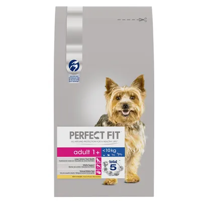 Vreća hrane za pse Perfect Fit adult 1+, manje od 10 kg, total 5, bogato piletinom. Vidljiv pas male pasmine na pakiranju.