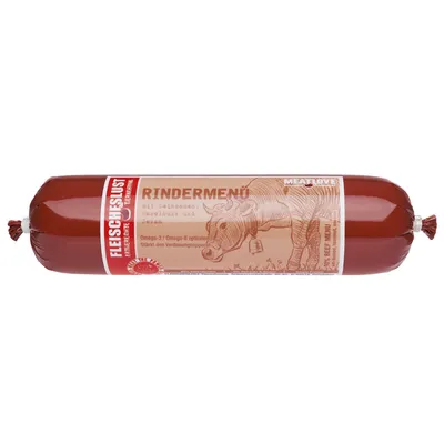 Fleischeslust Rindermenü, надпис на немски: MEAT LOVE, 90% BEEF MENU. Опаковка с изображение на крава и текст за съставки и хранителни ползи.