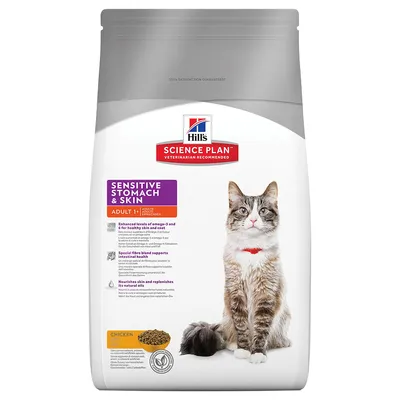 Hill's Science Plan Sensitive Stomach & Skin Adult 1+ pour chat, poulet. Texte visible : Enhanced levels of omega-3 and 6, Special fibre blend supports intestinal health, Nourishes skin.