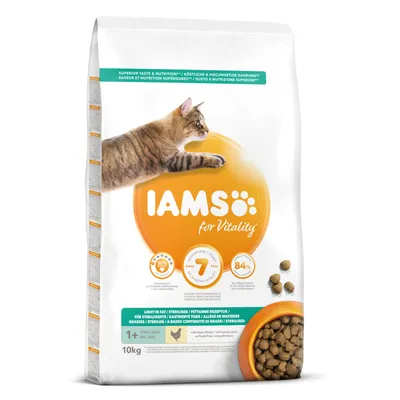 IAMS for Vitality Light in Fat/Sterilised -kuivaruoka aikuisille kissoille, 10 kg pussi. Pakkauksessa kuva kissasta ja nappuloista, teksti: 1+ years, with fresh chicken.