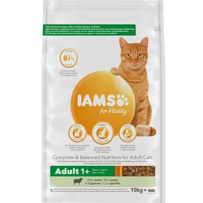 IAMS for Vitality Adult 1+ kissanruoka lampaanlihalla, 87 % eläinproteiinia, 10 kg pakkaus. Näkyvissä oranssi kissa ja tuotetiedot englanniksi sekä symbolit turkille, virtsateille ja lihaksille.