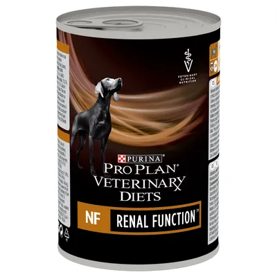 Lattina di cibo per cani Purina Pro Plan Veterinary Diets NF Renal Function. Immagine di un cane nero sul fronte, testo visibile: 'Veterinary Clinical Nutrition'.