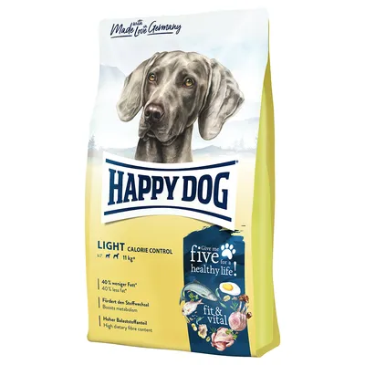 Hundfoderpåse med texten Happy Dog, Light Calorie Control, 11 kg+, 40 % mindre fett, främjar ämnesomsättningen, högt fiberinnehåll. Slogan: Give me five for a healthy life.