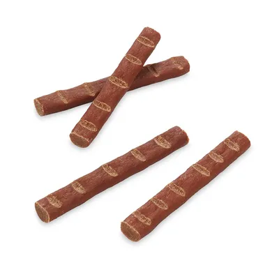 Quattro stick marroni per pet, forma cilindrica con incisioni trasversali visibili sulla superficie.