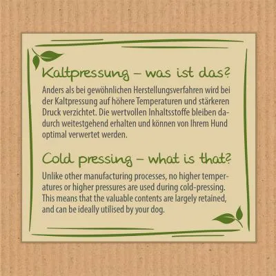 Texte bilingue : explication de la pression à froid pour aliments, en allemand et anglais. En anglais : Cold pressing – what is that? Description du procédé sans températures ou pressions élevées.