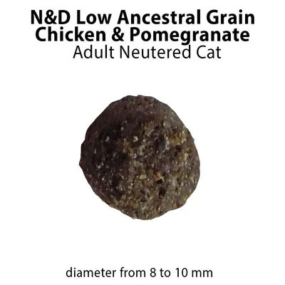 N&D Low Ancestral Grain Chicken & Pomegranate für kastrierte erwachsene Katzen, Durchmesser der Kroketten: 8 bis 10 mm.